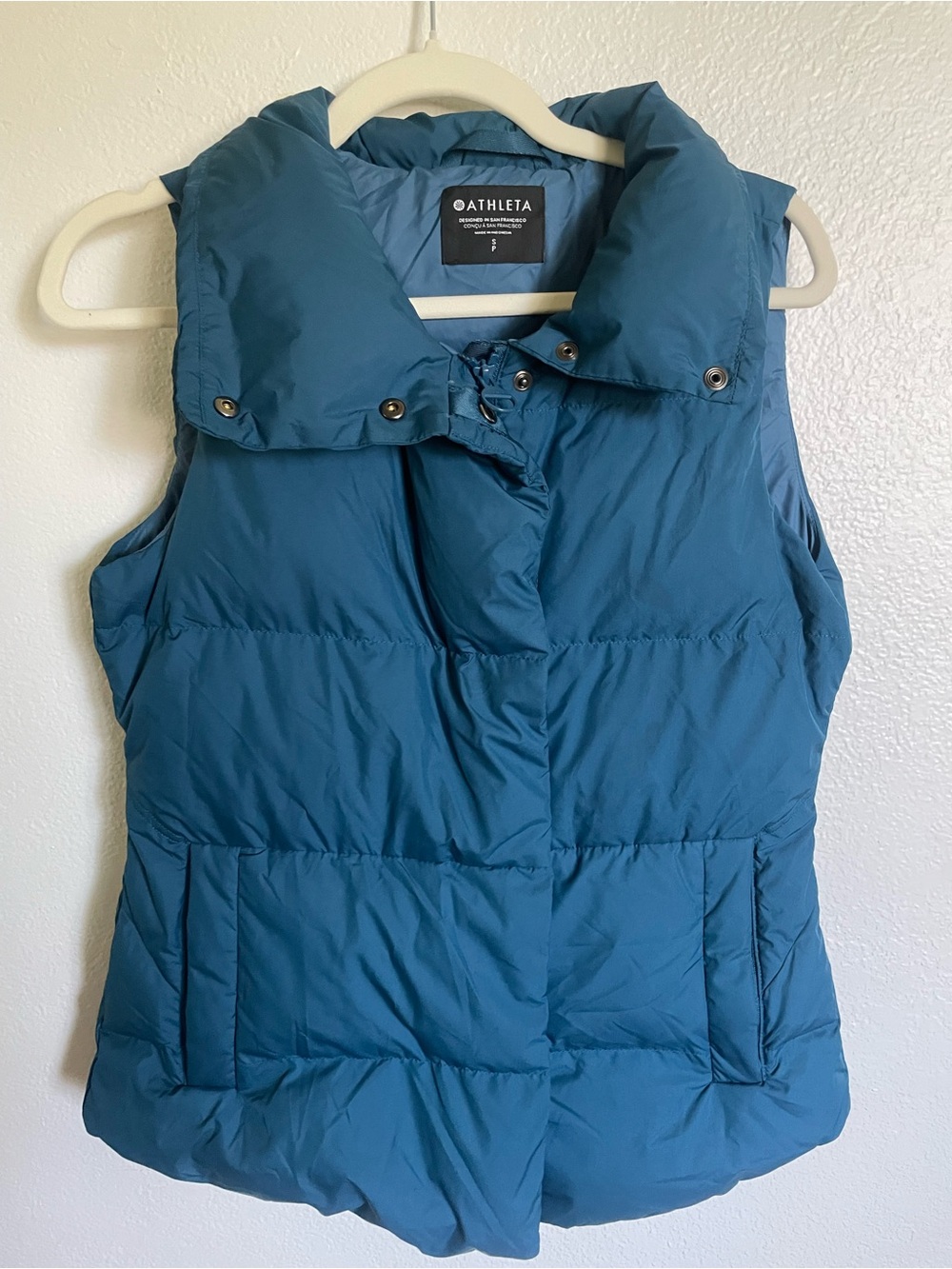 Athleta Downtown Down Puffer Vest Dark Sardinia Blue Teal Small